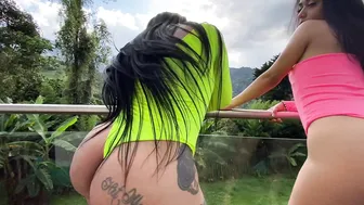 vanityfo naughty slut fucks anus phallus