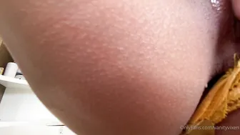 vanityfo mature aunt with big tits fucks pussy