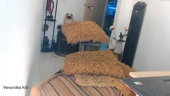 veronnika_hill fucks her pussy