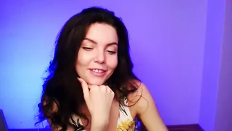 vaiolika writes pen on boobs and ass