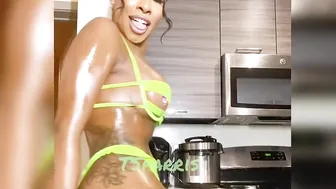 tsparrisxx mature blonde masturbating vagina