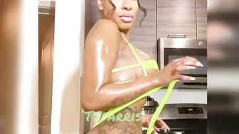 tsparrisxx mature blonde masturbating vagina