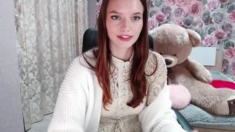 tinyka plump brunette masturbating pussy with her hand