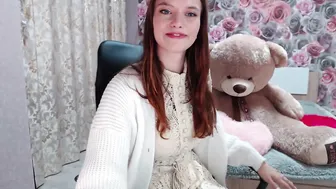 tinyka plump brunette masturbating pussy with her hand