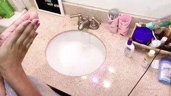 thejennafox playing with her pussy