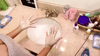 thejennafox playing with her pussy
