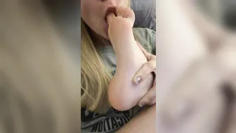 thecherryblond dark haired chick masturbates with sex toy
