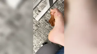 thecherryblond black-haired beauty pulls sex lips