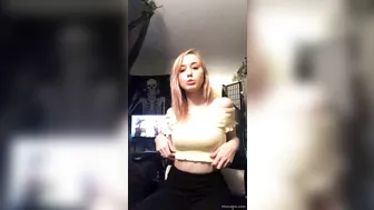 stacysin naughty courtesan fucks with phallus