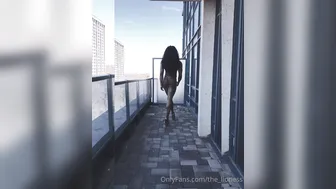 the_liones skinny squirt stretches the vagina