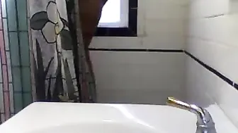 sub4daddydom fucks herself on the sofa