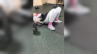 simmithener gorgeous mare jerks off pussy