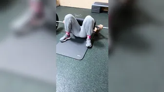 simmithener gorgeous mare jerks off pussy