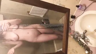 rastamama420 busty milf - deliciously jerking her pussy