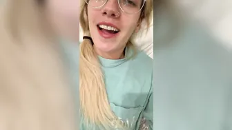 sophiamfgrac no panties mattresses wet holes