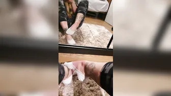 soleneed jerking in the car