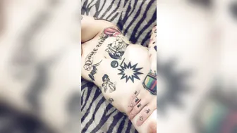 sgjacquelin black-haired babe jerks off her cunt
