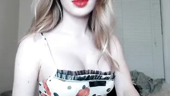 summerskyexo crazy mare fiercely masturbating their holes