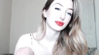 summerskyexo crazy mare fiercely masturbating their holes