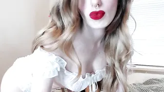 summerskyexo busty girl jerks her pussy and squirts