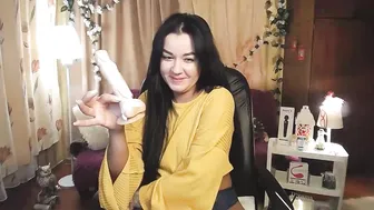 MallenRug shows her sweet holes