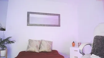 sarah_perezz a nice babe kneads her cunt