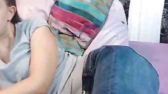 makemescreamm Juicy brunette fucks both holes hard