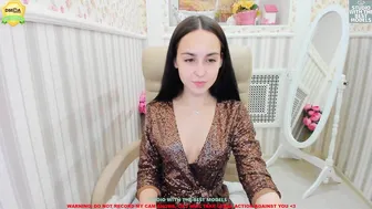 shyalisa cute posing in fries