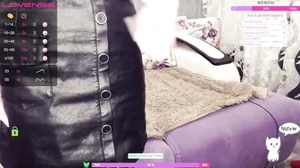 seeudady without stopping caressing pussy