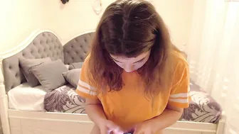 patriciashiny jerking off sitting on the edge of the bed