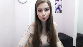 jane_skyy gorgeous beast caresses the vagina with fingers