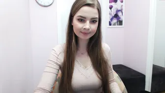 jane_skyy gorgeous beast caresses the vagina with fingers