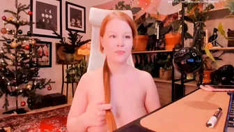 jane_flowers busty babe gently caresses her pussy