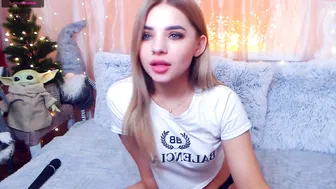 elen_black dancing naked and pulling pussy