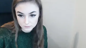 janetta_s sexy lady fucks shaved holes