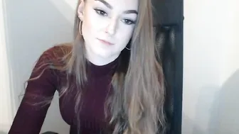 janetta_s bitch shows small tits