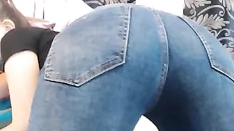 makemescreamm jerking whore on the background of new york