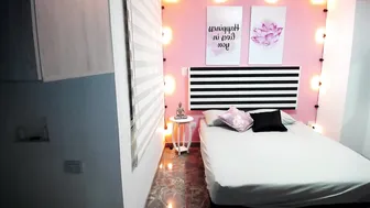 ally_jhonson dildo fucks herself and teases the clit with a vibrator