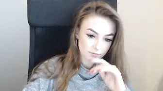 janetta_s amazing female caresses shaved pussy