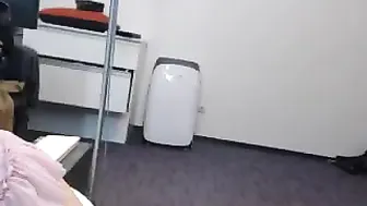 makemescreamm busty skin fucks pussy dildo