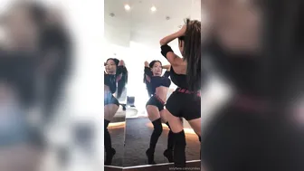 cjmiles onlyfans crazy babe posing nude