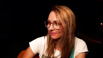 kaileeshy thick blonde body masturbates pussy