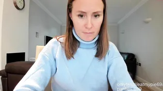 eatmypie69 skinny bitch straddled phallus