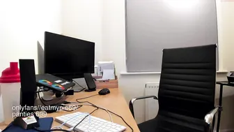 eatmypie69 teen black-haired chick talks coquettishly on camera