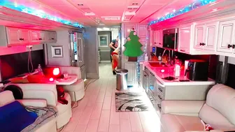 dddtraveler Hot woman