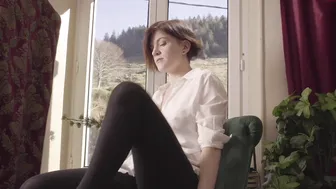 claire_moulin leggy babe