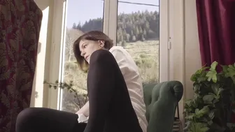 claire_moulin leggy babe