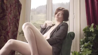 claire_moulin slim model strips in the woods