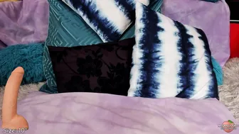 candice_on_cam naughty slut fucks pussy