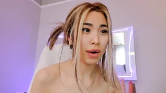 assuri_yu Busty female